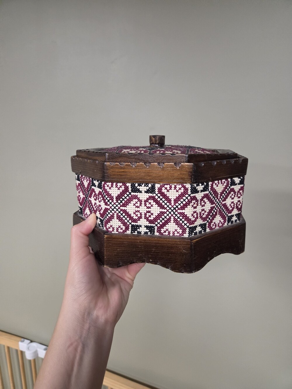 Vintage Octagonal Wooden Trinket Box Folk Art Cross Stitch Floral Geometric Boho - Picture 4 of 8